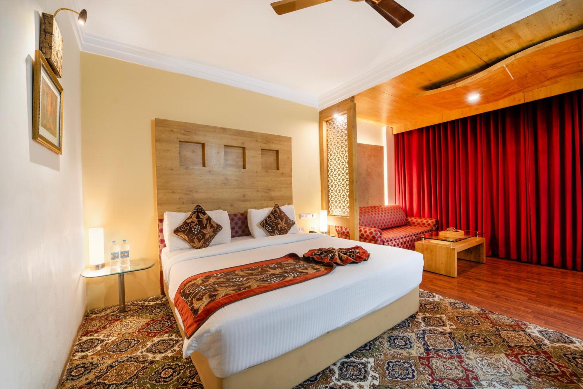 K C Residency Vaishnodevi Hotell Katra  Eksteriør bilde