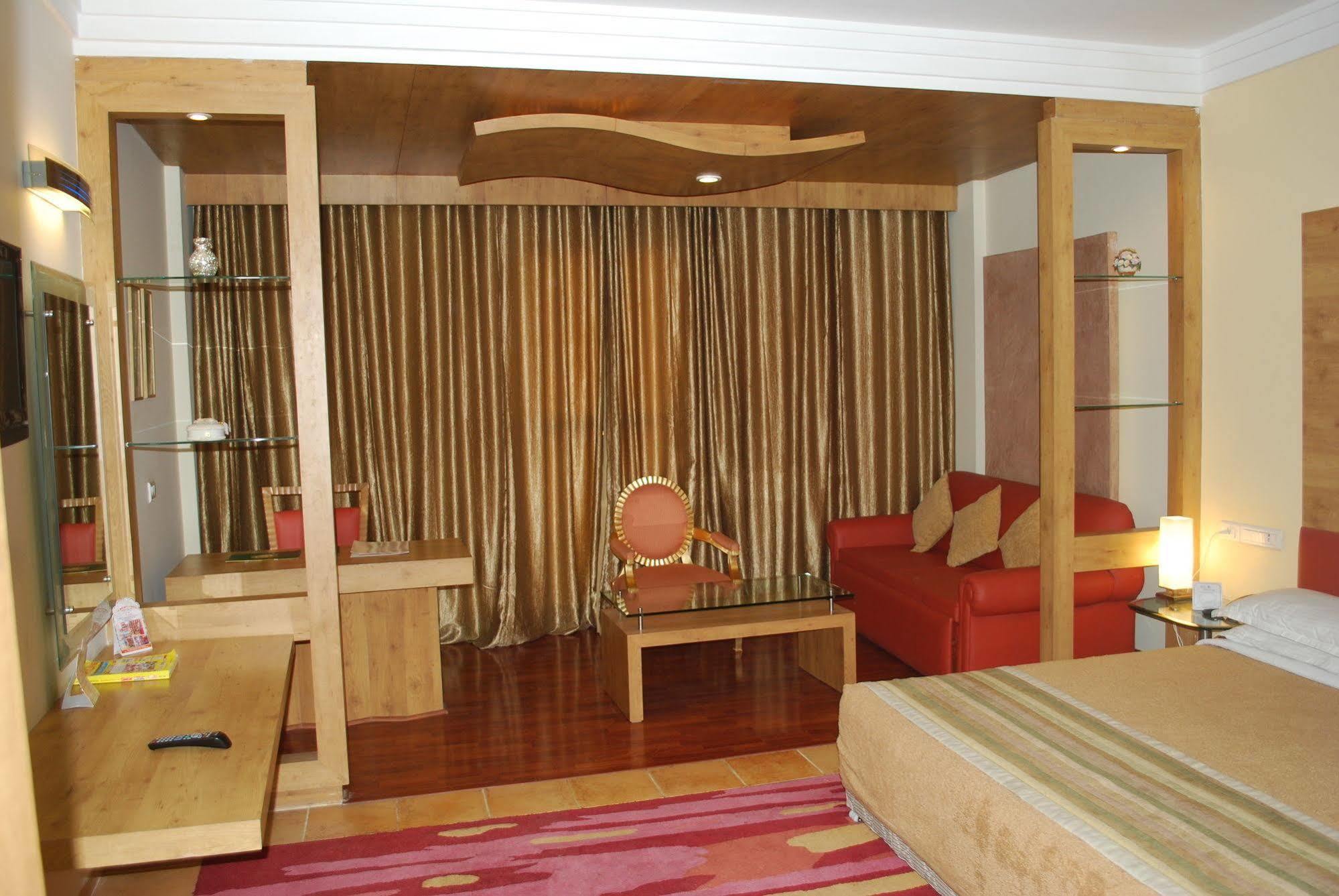 K C Residency Vaishnodevi Hotell Katra  Eksteriør bilde